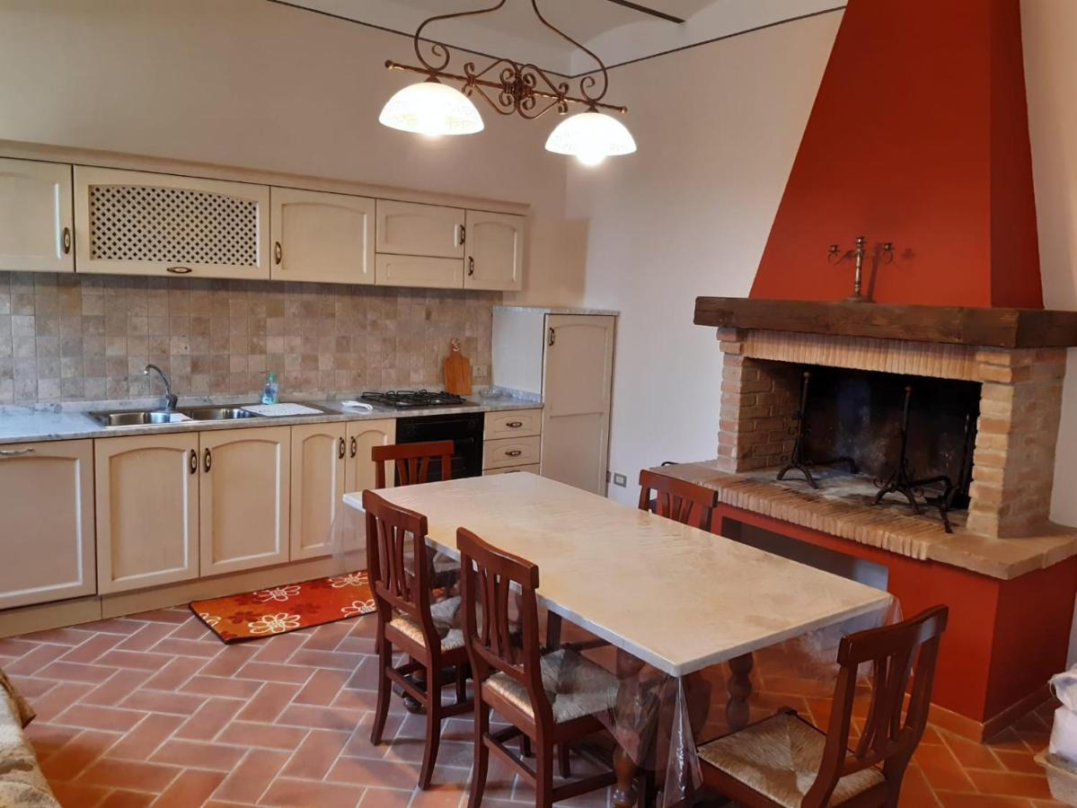 Agriturismo La Valle Della Lavanda - Podere Mezzastrada Fauglia الغرفة الصورة